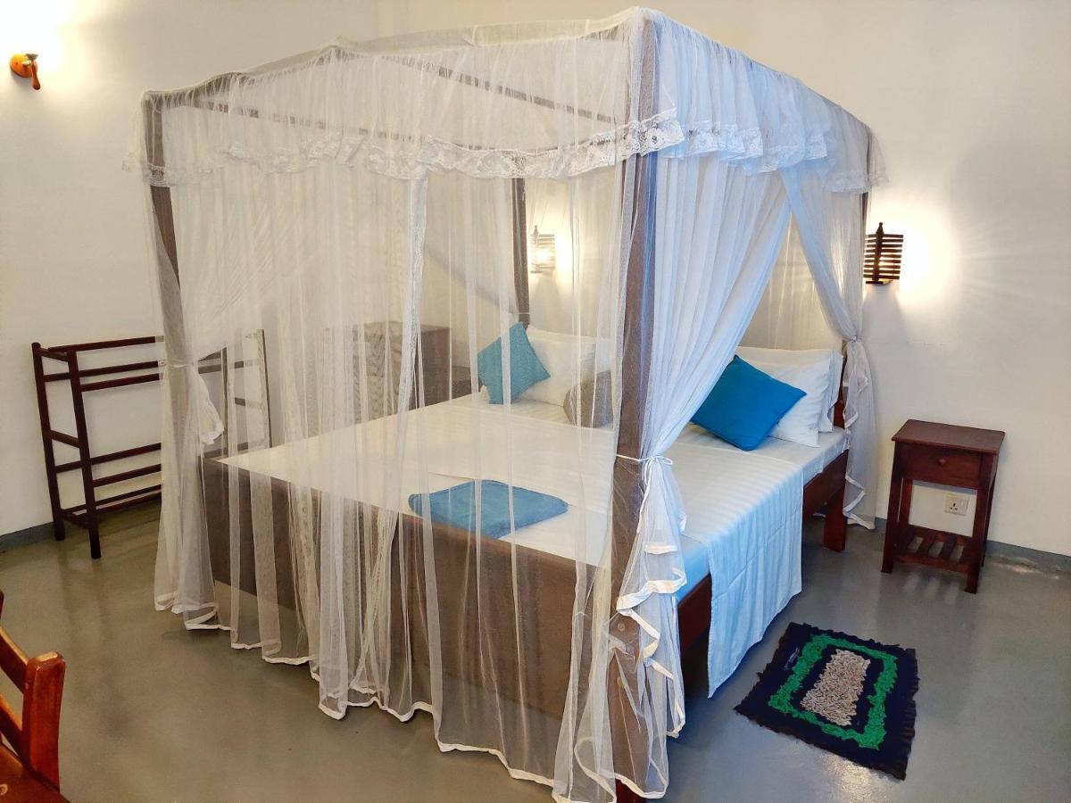 Sweden Inn Guesthouse Hikkaduwa Dış mekan fotoğraf