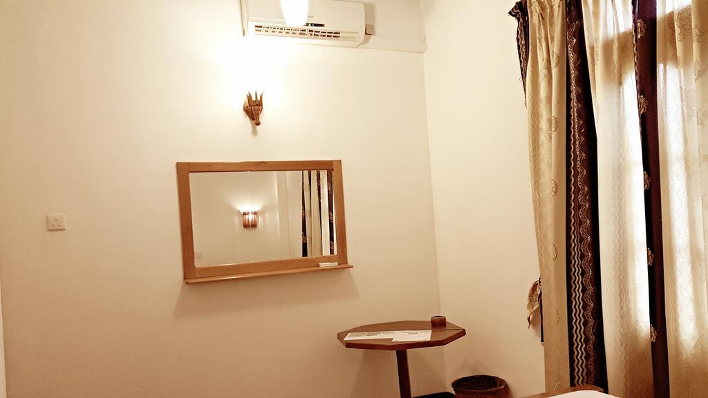 Sweden Inn Guesthouse Hikkaduwa Oda fotoğraf