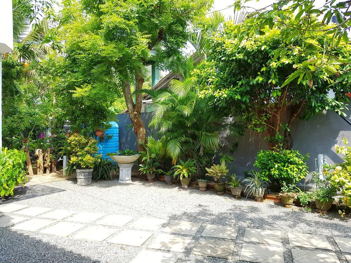 Sweden Inn Guesthouse Hikkaduwa Dış mekan fotoğraf